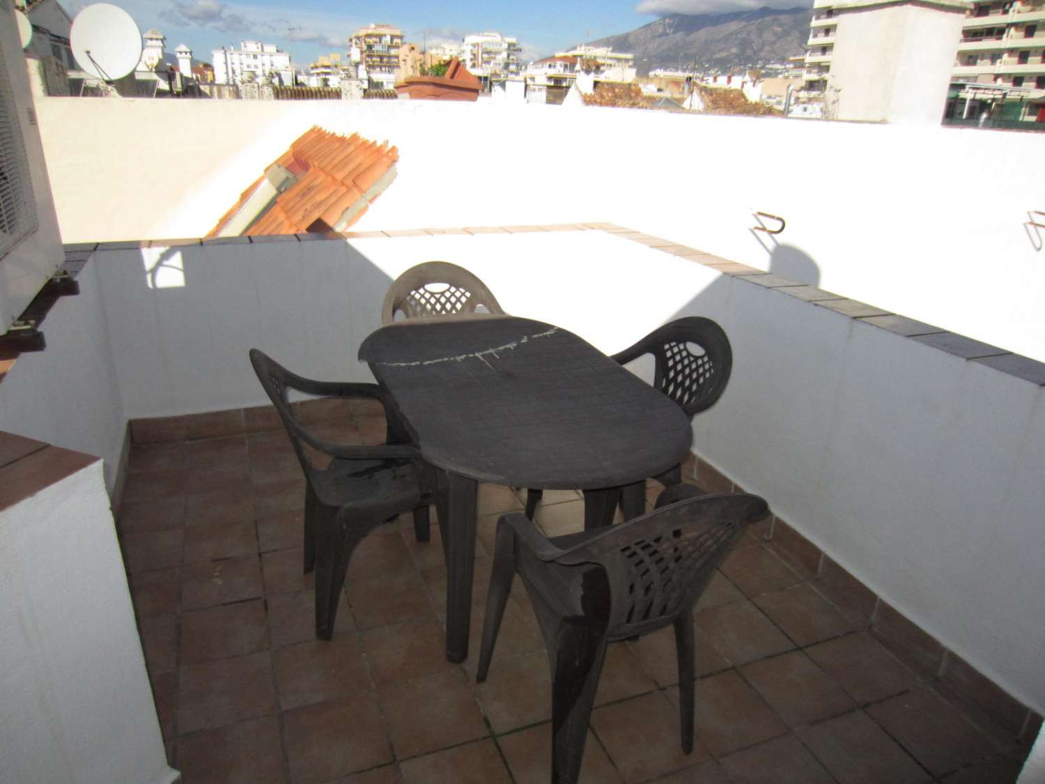 Takvåning uthyres i Zona Puerto Deportivo (Fuengirola)