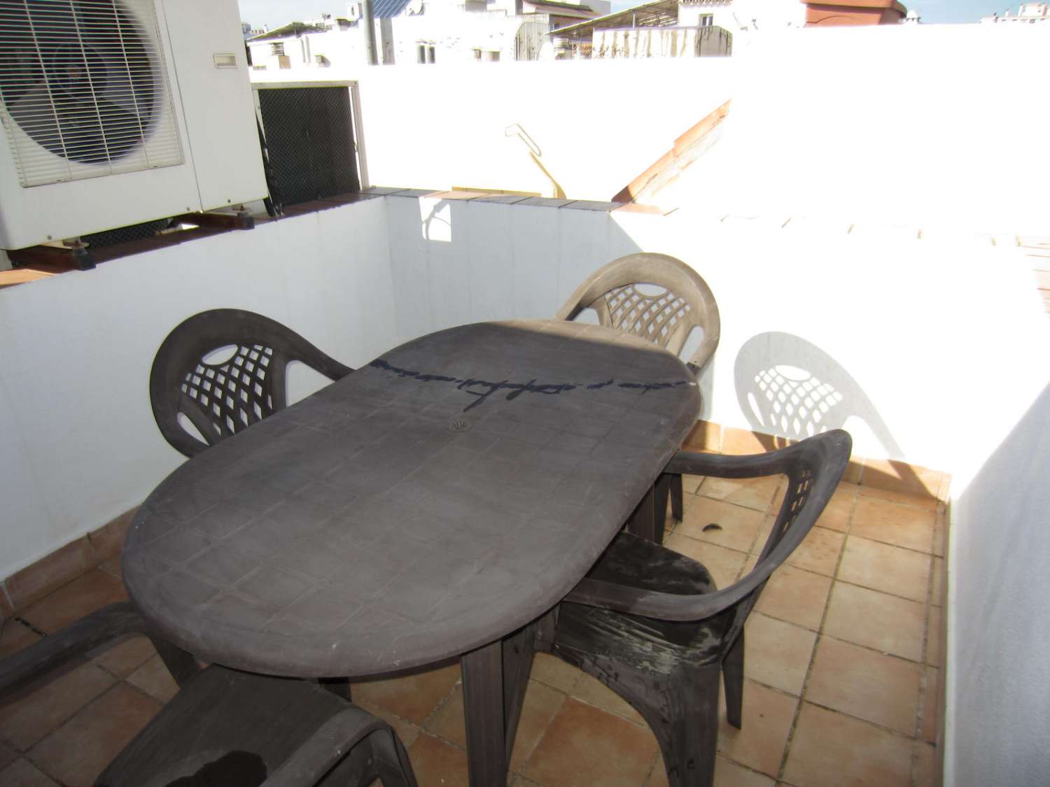 Takvåning uthyres i Zona Puerto Deportivo (Fuengirola)