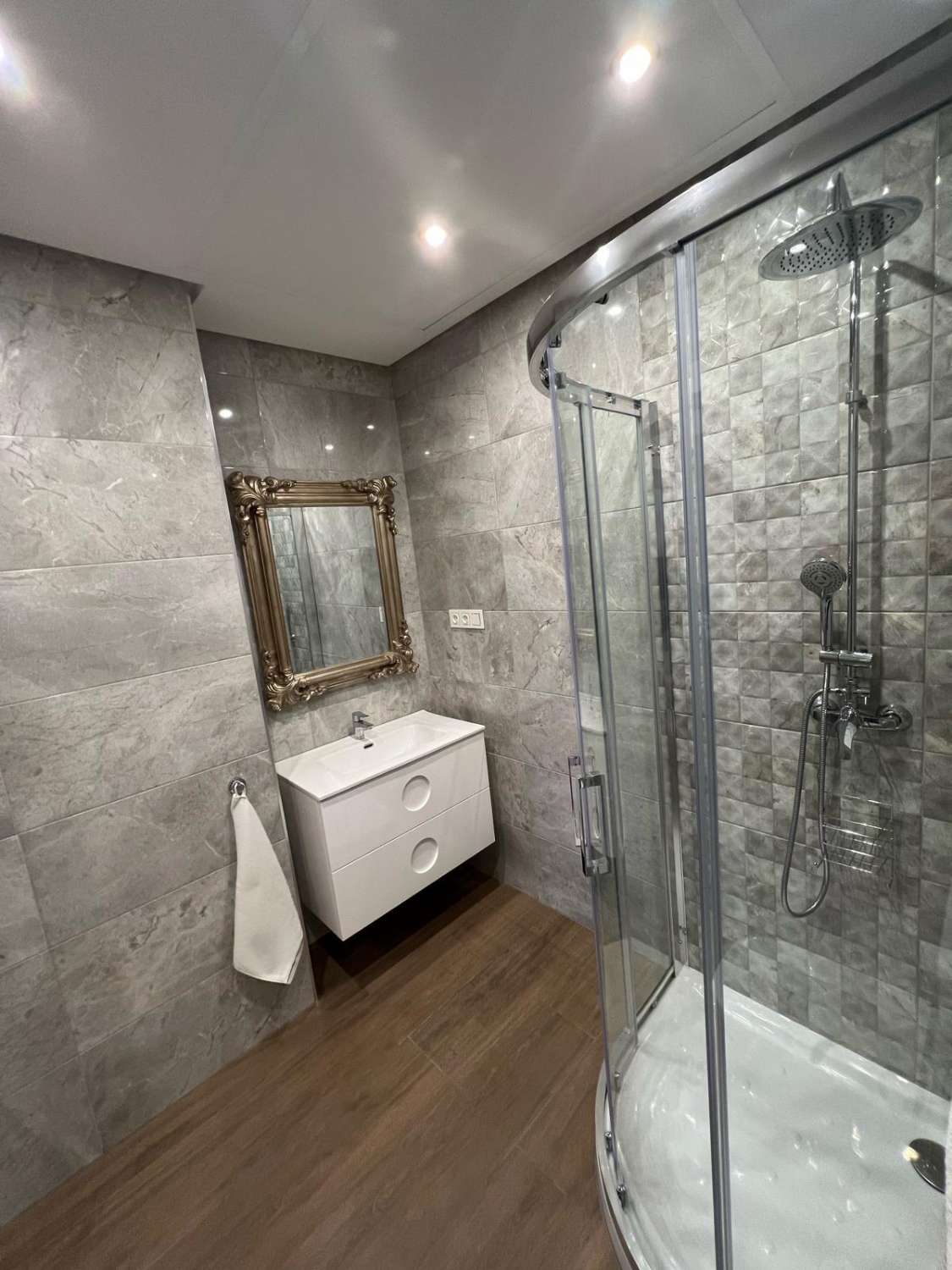 Apartamento en venta en Zona Puerto Deportivo (Fuengirola)