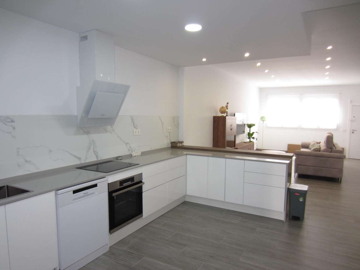 Apartamento en alquiler en Zona Puerto Deportivo (Fuengirola)